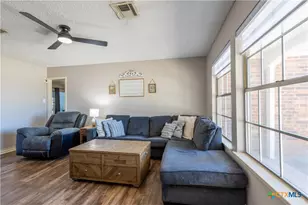 1504 W 6th St, McGregor, TX 76657 - Photo 7