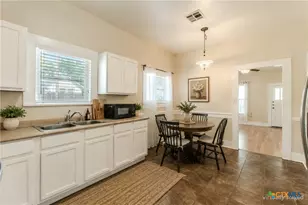 738 N Wall St, Belton, TX 76513 - Photo 9