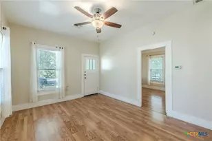 738 N Wall St, Belton, TX 76513 - Photo 5