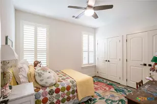 406 W Crestwood Dr, Victoria, TX 77901 - Photo 25