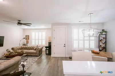 406 W Crestwood Drive #B, Victoria, TX 77901 - Photo 9