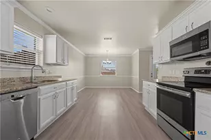 10805 Snow Pea Dr, Waco, TX 76708 - Photo 7