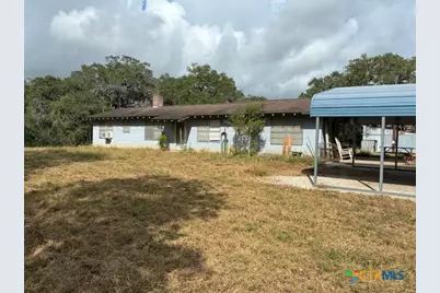 1102 Fm 443, Yoakum, TX 77995 - Photo 7