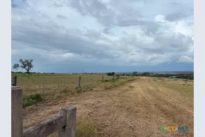 1102 Fm 443, Yoakum, TX 77995 - Photo 3