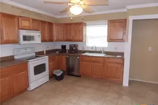 1309 Azalea Ln, New Braunfels, TX 78130 - Photo 3
