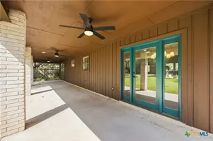 221 Montwood, Seguin, TX 78155 - Photo 39