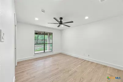 221 Montwood, Seguin, TX 78155 - Photo 17