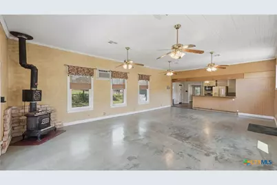 4821 Fm 467, Seguin, TX 78155 - Photo 5