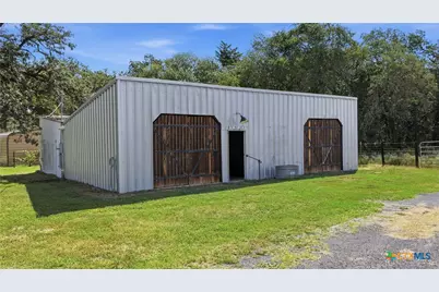 4821 Fm 467, Seguin, TX 78155 - Photo 37