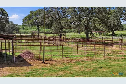 4821 Fm 467, Seguin, TX 78155 - Photo 33