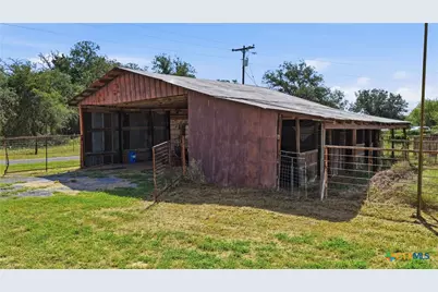 4821 Fm 467, Seguin, TX 78155 - Photo 35