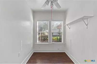 210 Pecan Street, Yoakum, TX 77995 - Photo 15