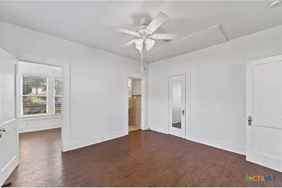 210 Pecan Street, Yoakum, TX 77995 - Photo 13