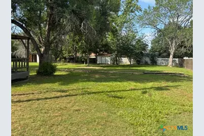 704,706 Walnut Street, Yoakum, TX 77995 - Photo 1