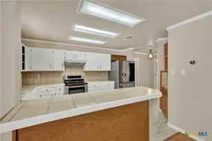 961 Woodrow Cir, New Braunfels, TX 78130 - Photo 7