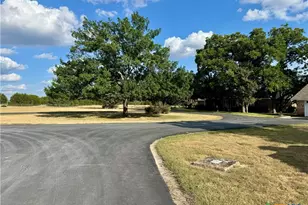 2718 Co Rd 208, Lampasas, TX 76550 - Photo 15