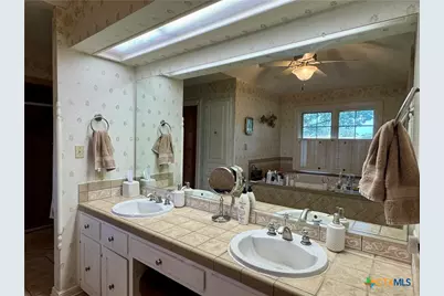 2718 County Road 208, Lampasas, TX 76550 - Photo 17