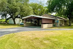 1840 Loop 522, Ganado, TX 77962 - Photo 5