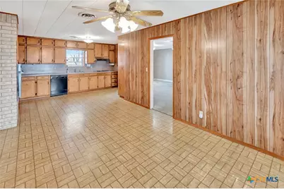 1840 Loop 522, Ganado, TX 77962 - Photo 9
