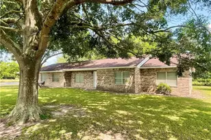 1840 Loop 522, Ganado, TX 77962 - Photo 3