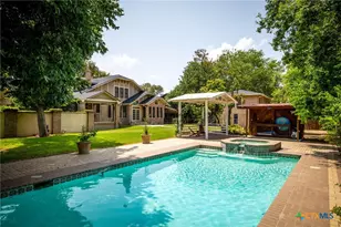 390 S Guenther Ave, New Braunfels, TX 78130 - Photo 1