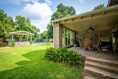 390 S Guenther Avenue, New Braunfels, TX 78130 - Photo 23