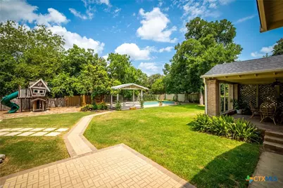 390 S Guenther Avenue, New Braunfels, TX 78130 - Photo 33