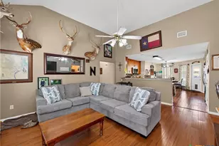 646 Appaloosa Dr, Fischer, TX 78623 - Photo 5