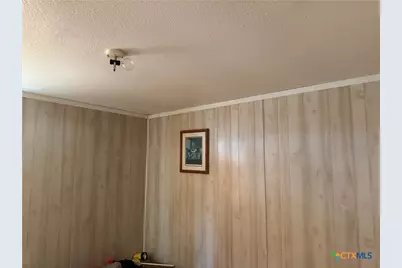 602 W Dallas Avenue, Seadrift, TX 77983 - Photo 7