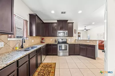 330 Callalily, New Braunfels, TX 78132 - Photo 5