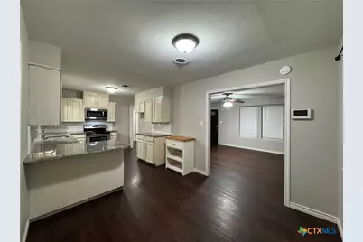 504 E Convent Street, Victoria, TX 77901 - Photo 5