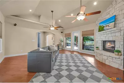10319 Oak Forest Way, New Braunfels, TX 78132 - Photo 15