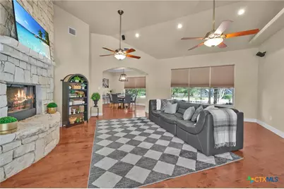 10319 Oak Forest Way, New Braunfels, TX 78132 - Photo 13