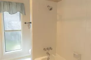 410 Paisano Dr, Victoria, TX 77904 - Photo 25