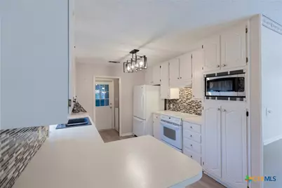 410 Paisano Drive, Victoria, TX 77904 - Photo 13