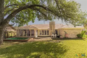 410 Paisano Dr, Victoria, TX 77904 - Photo 3