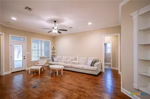 226 Sirocco Dr, Victoria, TX 77904 - Photo 9