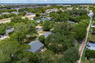 437 Wallace St, Seguin, TX 78155 - Photo 31