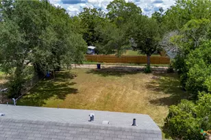 437 Wallace St, Seguin, TX 78155 - Photo 23