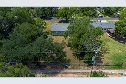 437 Wallace Street, Seguin, TX 78155 - Photo 29