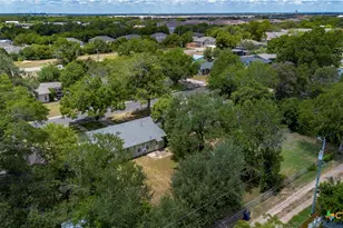 437 Wallace St, Seguin, TX 78155 - Photo 25