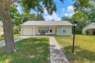 437 Wallace Street, Seguin, TX 78155 - Photo 1