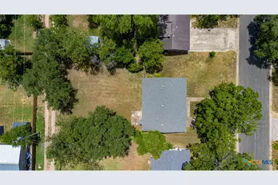 437 Wallace Street, Seguin, TX 78155 - Photo 27