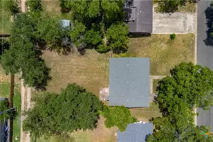 437 Wallace St, Seguin, TX 78155 - Photo 27