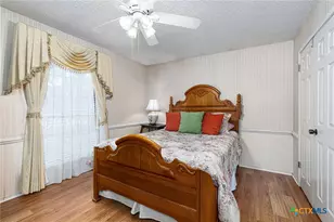 305 Westbend Cir, Seguin, TX 78155 - Photo 15