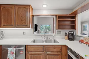 16647 FM725, Seguin, TX 78155 - Photo 5