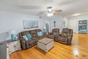 313 3rd St, Cuero, TX 77954 - Photo 5