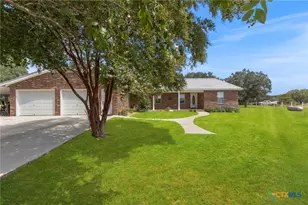 172 Meadow Lake Dr, Seguin, TX 78155 - Photo 3