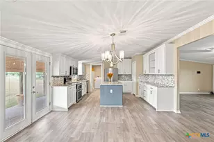 730 Shady Holw Rd, Victoria, TX 77904 - Photo 13