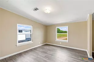 730 Shady Holw Rd, Victoria, TX 77904 - Photo 15